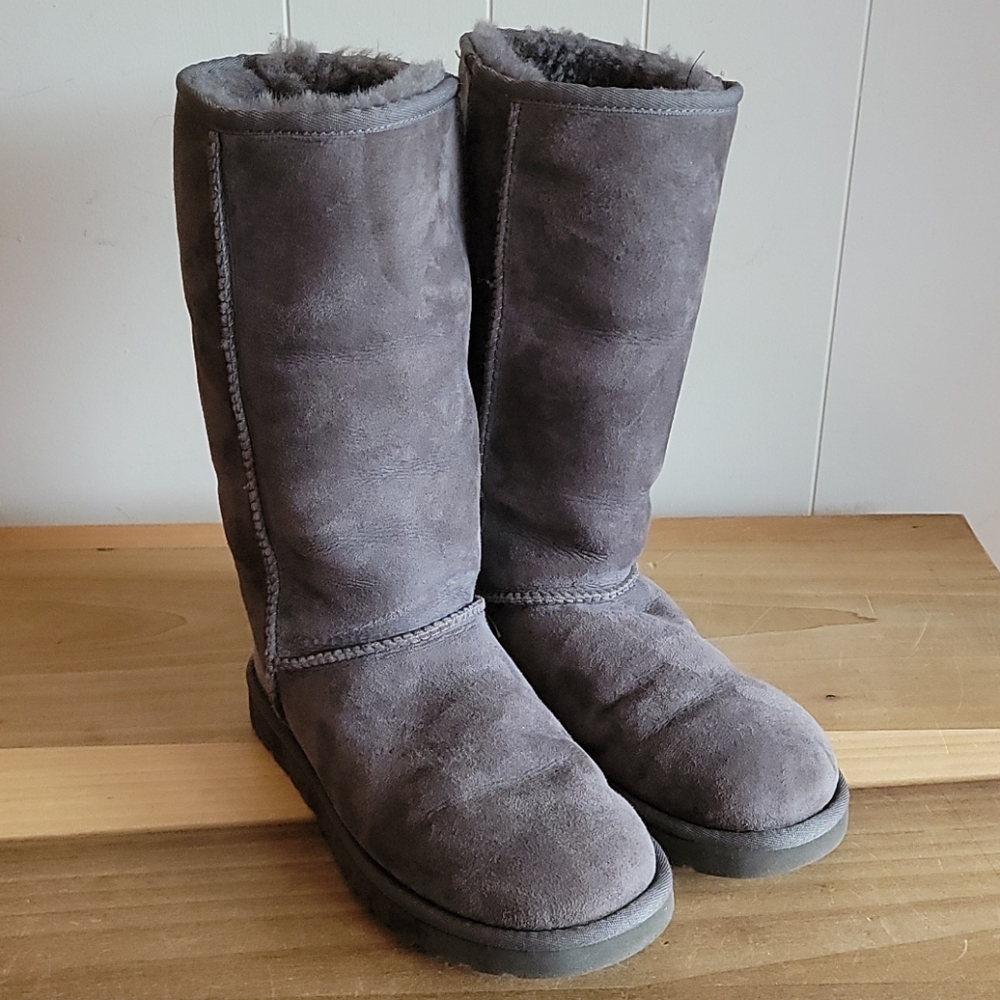 UGG Australia Gray Boots Size 7 Suede Shearling Winter